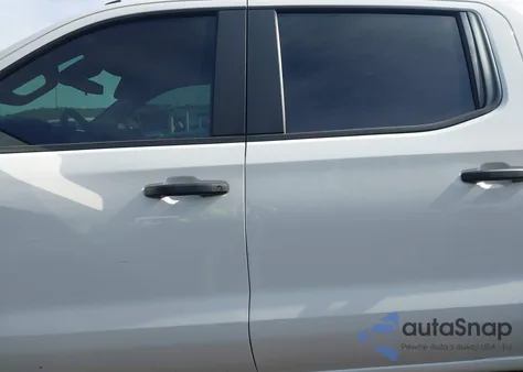 2024 Chevrolet Silverado K1500 Custom z USA, uszkodzony, nr VIN 3GCPDBEK4RG304028